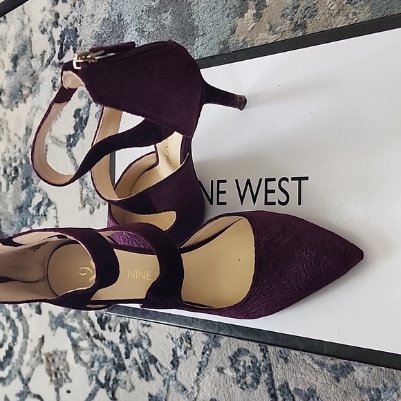 Shoes - Picture 2 of 2